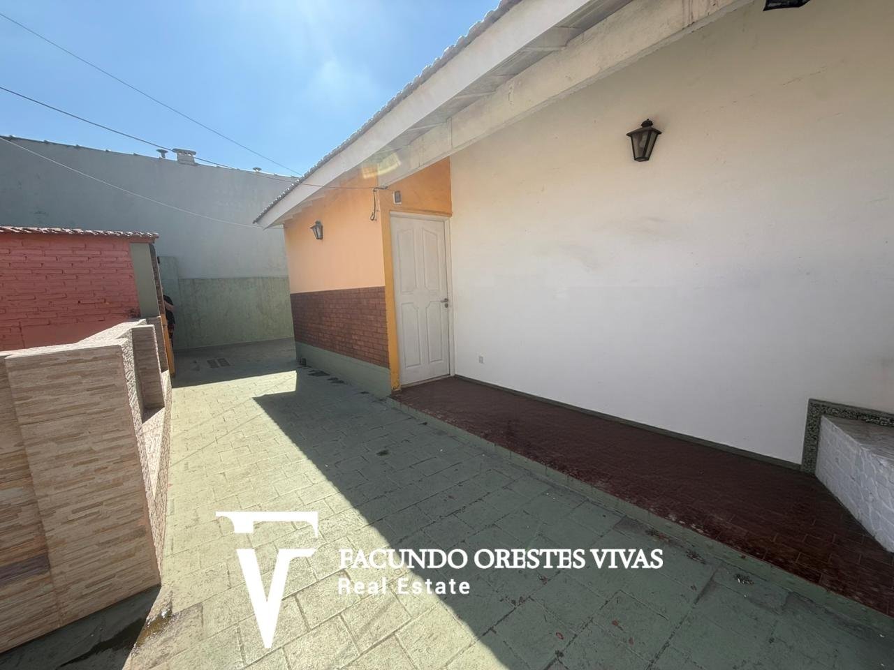 CASA-MULTIFAMILIAR-COCHERA-PARRILA-PATIO-BARRIO NAÓN-MATADEROS
