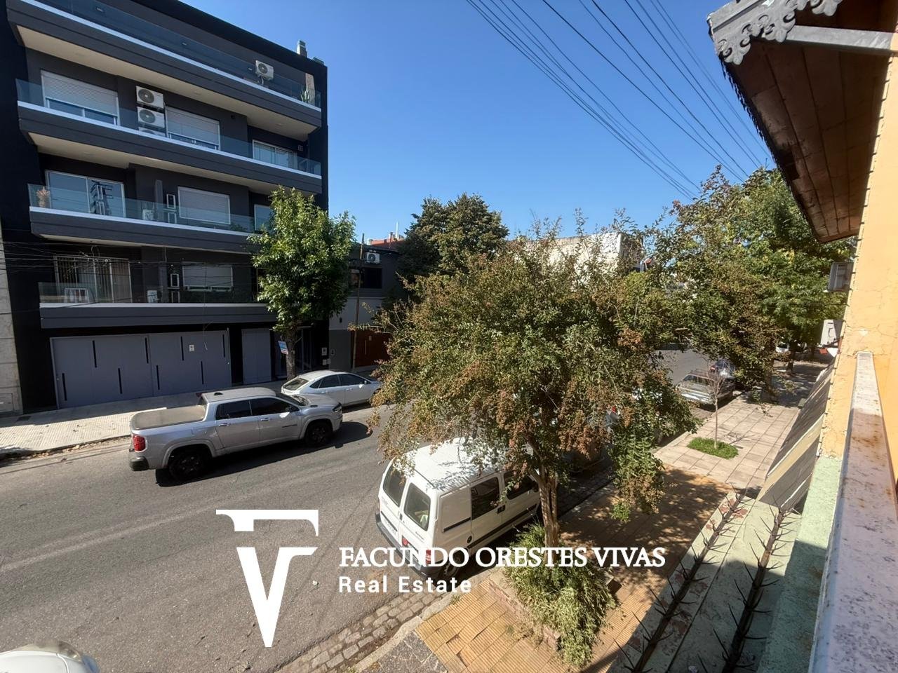 CASA-MULTIFAMILIAR-COCHERA-PARRILA-PATIO-BARRIO NAÓN-MATADEROS