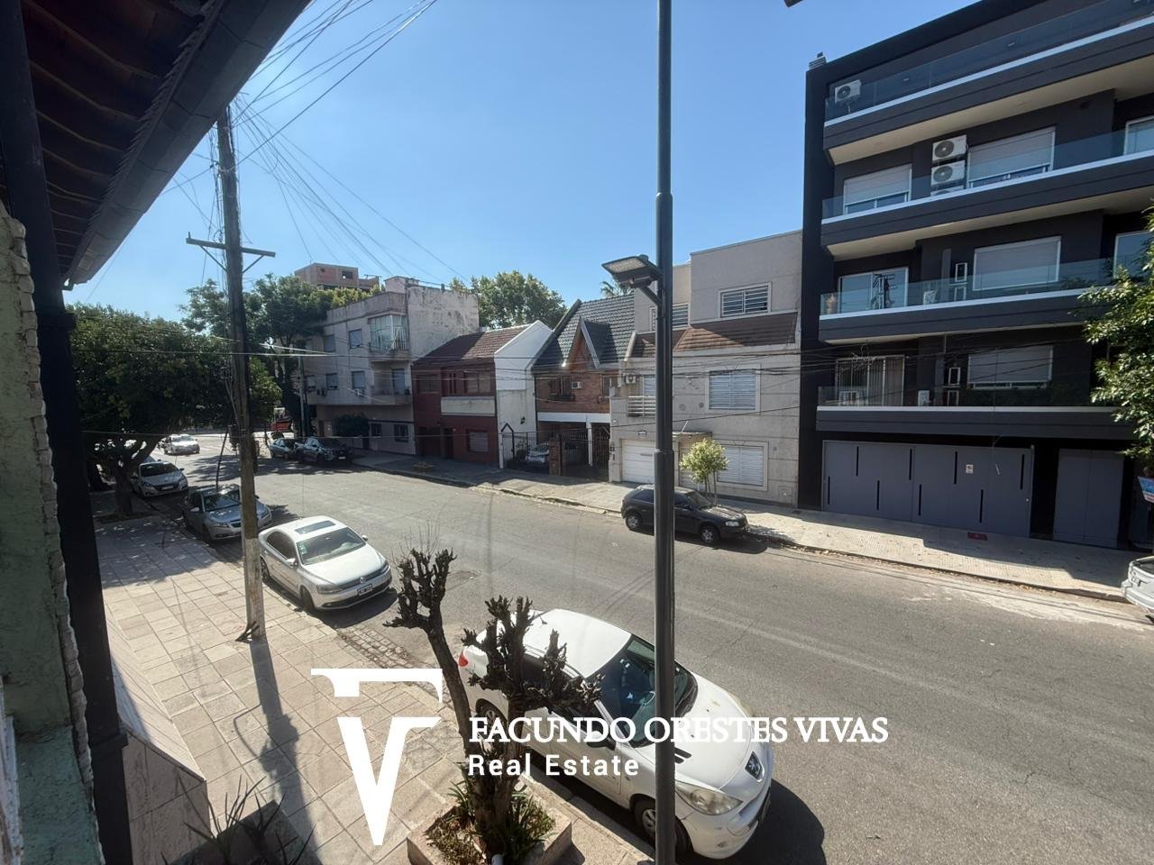 CASA-MULTIFAMILIAR-COCHERA-PARRILA-PATIO-BARRIO NAÓN-MATADEROS