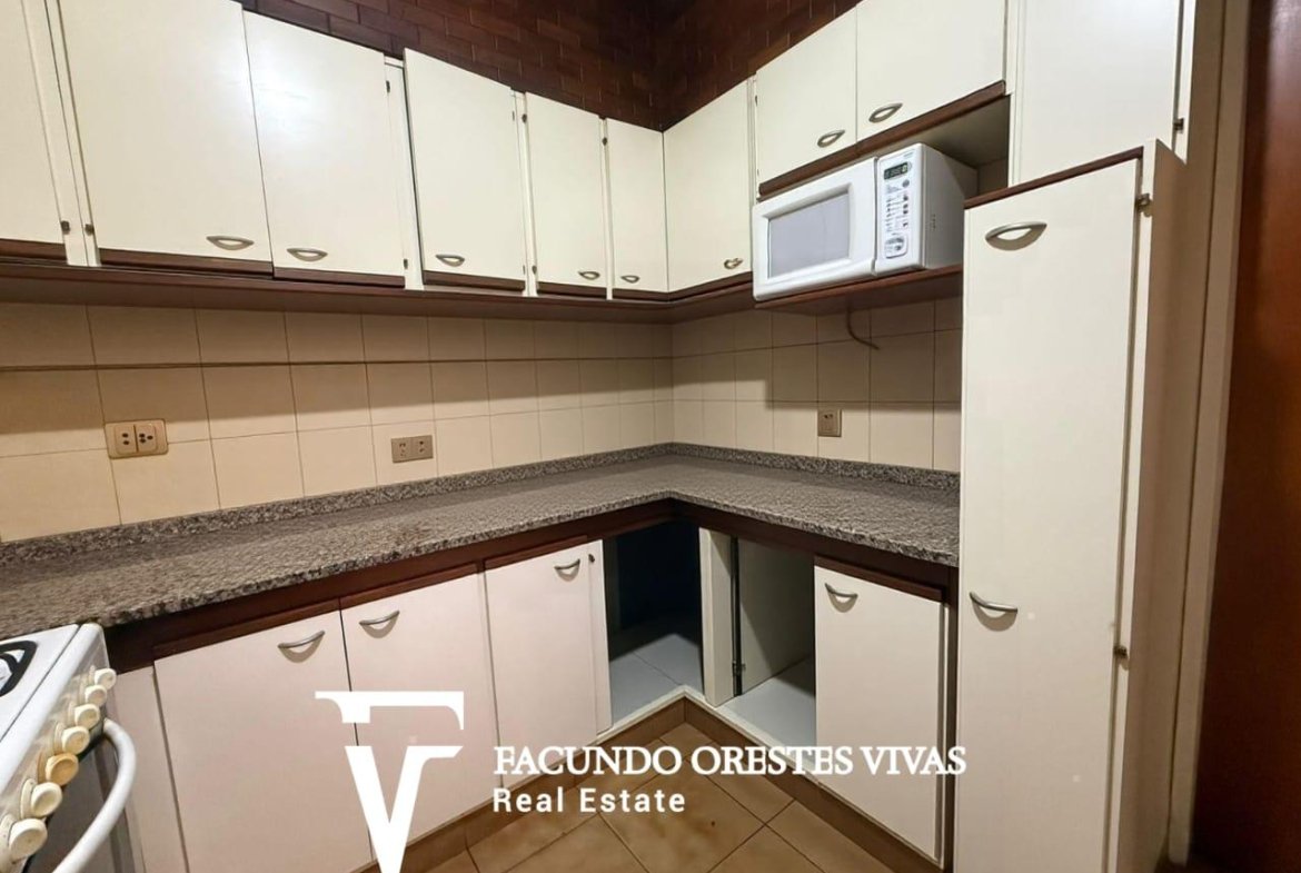 CASA-MULTIFAMILIAR-COCHERA-PARRILA-PATIO-BARRIO NAÓN-MATADEROS