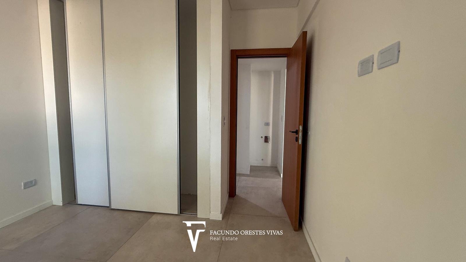 VENTA-DEPARTAMENTO-DOS AMBIENTES- BALCÓN-FRENTE-VILLA LURO
