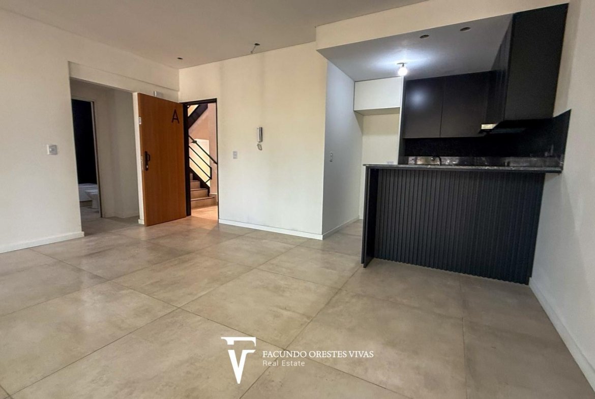 VENTA-DEPARTAMENTO-DOS AMBIENTES- BALCÓN-FRENTE-VILLA LURO