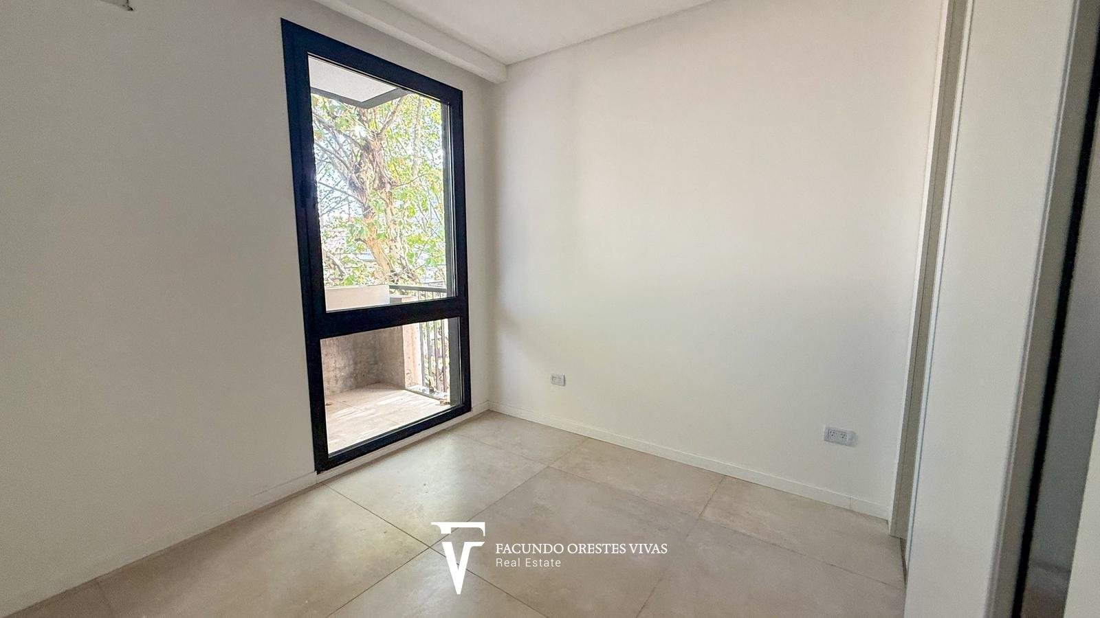 VENTA-DEPARTAMENTO-DOS AMBIENTES- BALCÓN-FRENTE-VILLA LURO