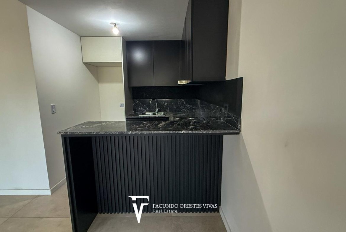 VENTA-DEPARTAMENTO-DOS AMBIENTES- BALCÓN-FRENTE-VILLA LURO