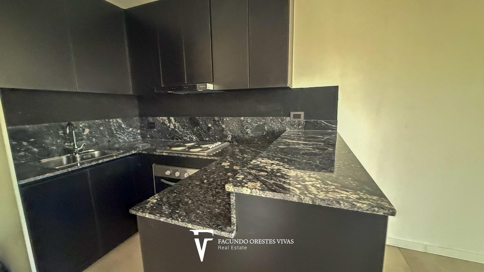VENTA-DEPARTAMENTO-DOS AMBIENTES- BALCÓN-FRENTE-VILLA LURO