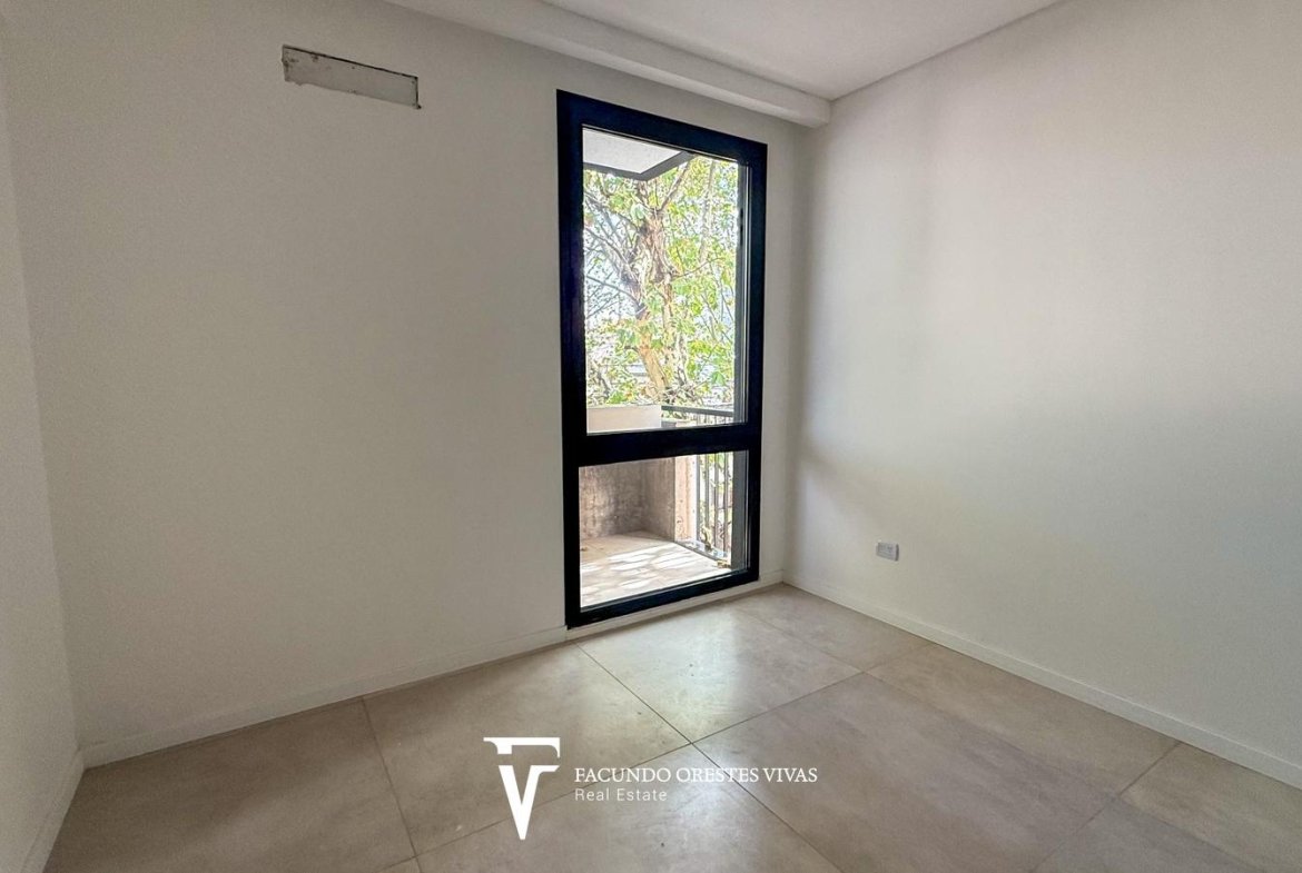 VENTA-DEPARTAMENTO-DOS AMBIENTES- BALCÓN-FRENTE-VILLA LURO