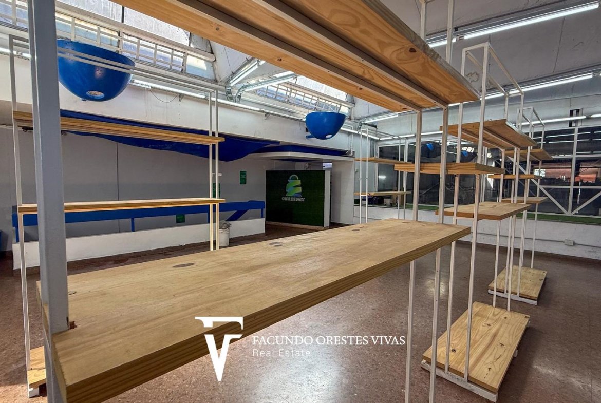 VENTA – LOCAL – GALERÍA – 200 M2 – PERMUTA – CUOTAS – LINIERS