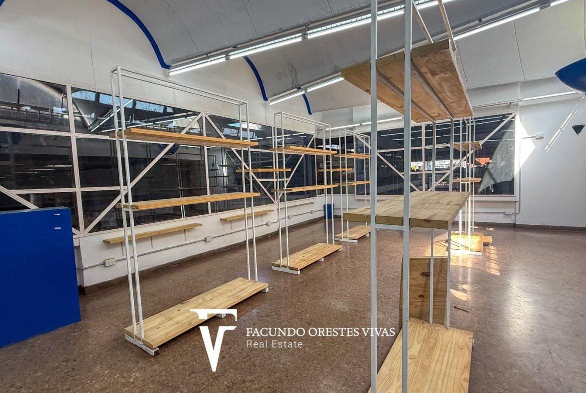 VENTA – LOCAL – GALERÍA – 200 M2 – PERMUTA – CUOTAS – LINIERS