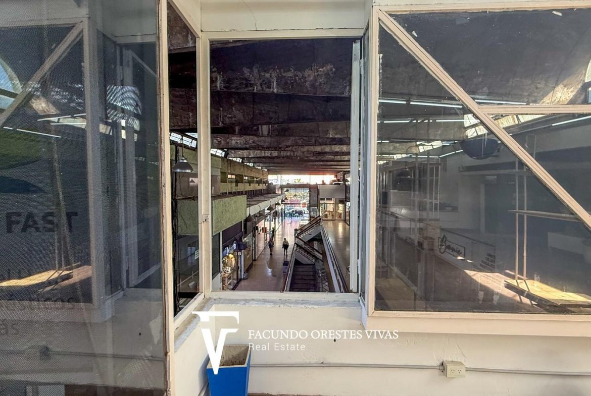 VENTA – LOCAL – GALERÍA – 200 M2 – PERMUTA – CUOTAS – LINIERS