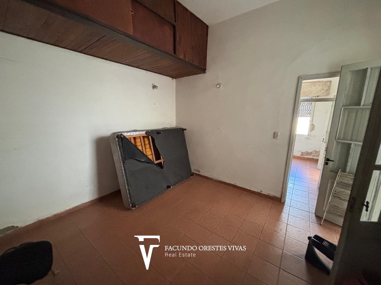 VENTA – CASA – LOTE PROPIO – TRES AMBIENTES – GARAGE/LOCAL – CIUDADELA