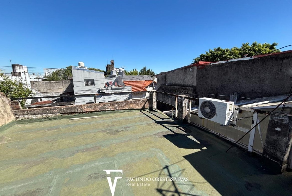 VENTA – CASA – LOTE PROPIO – TRES AMBIENTES – GARAGE/LOCAL – CIUDADELA