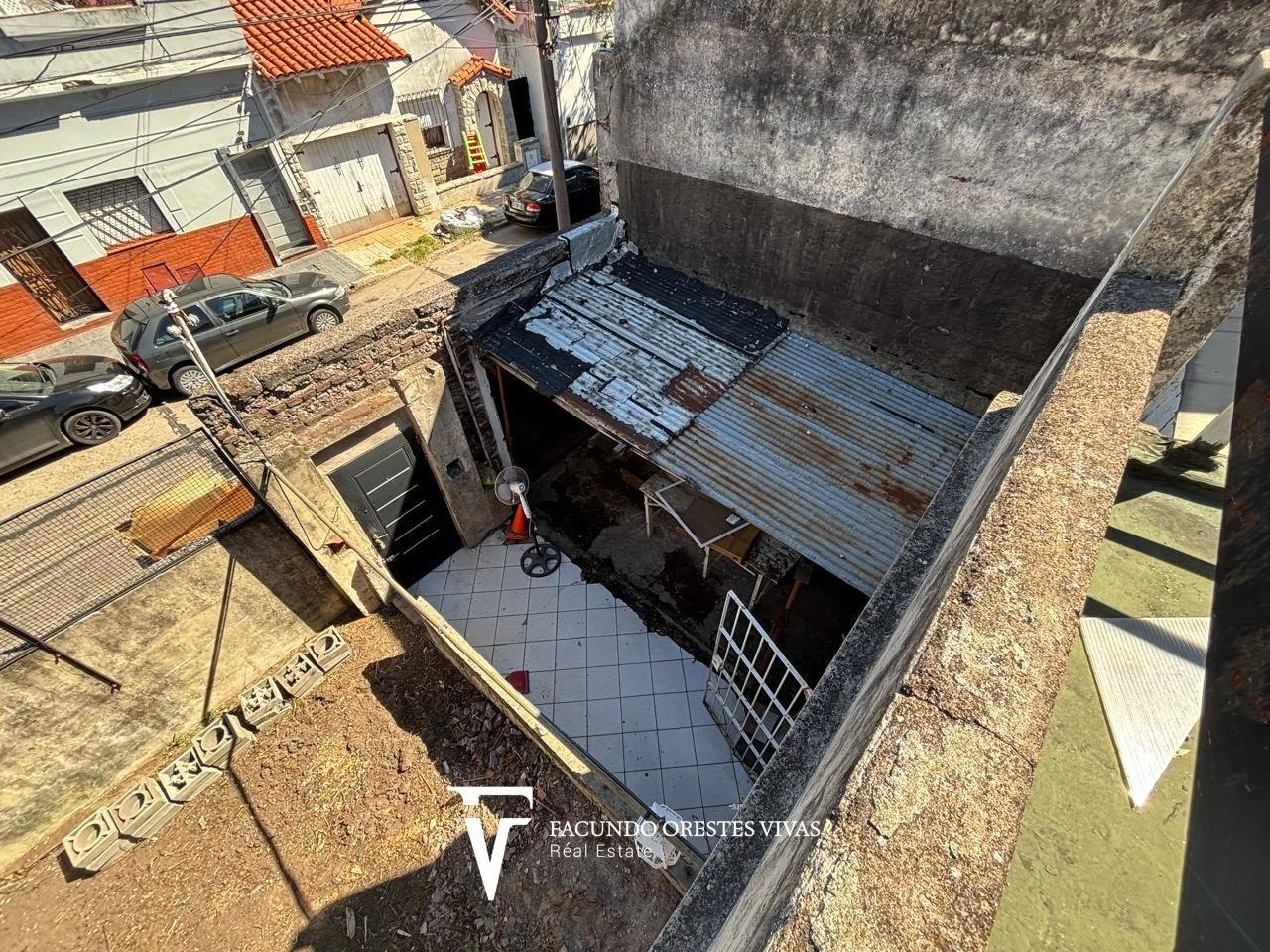 VENTA – CASA – LOTE PROPIO – TRES AMBIENTES – GARAGE/LOCAL – CIUDADELA