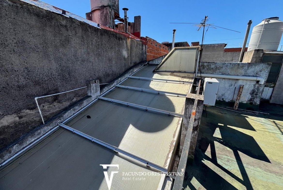 VENTA – CASA – LOTE PROPIO – TRES AMBIENTES – GARAGE/LOCAL – CIUDADELA