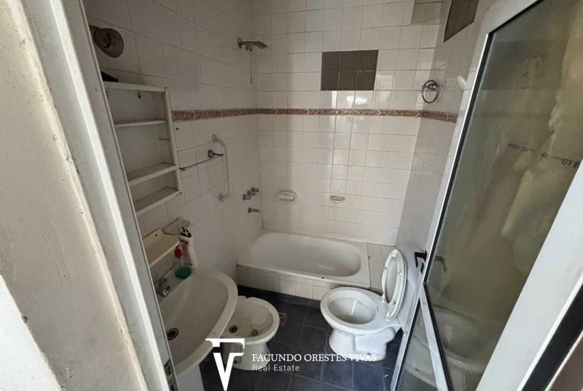 VENTA – CASA – LOTE PROPIO – TRES AMBIENTES – GARAGE/LOCAL – CIUDADELA
