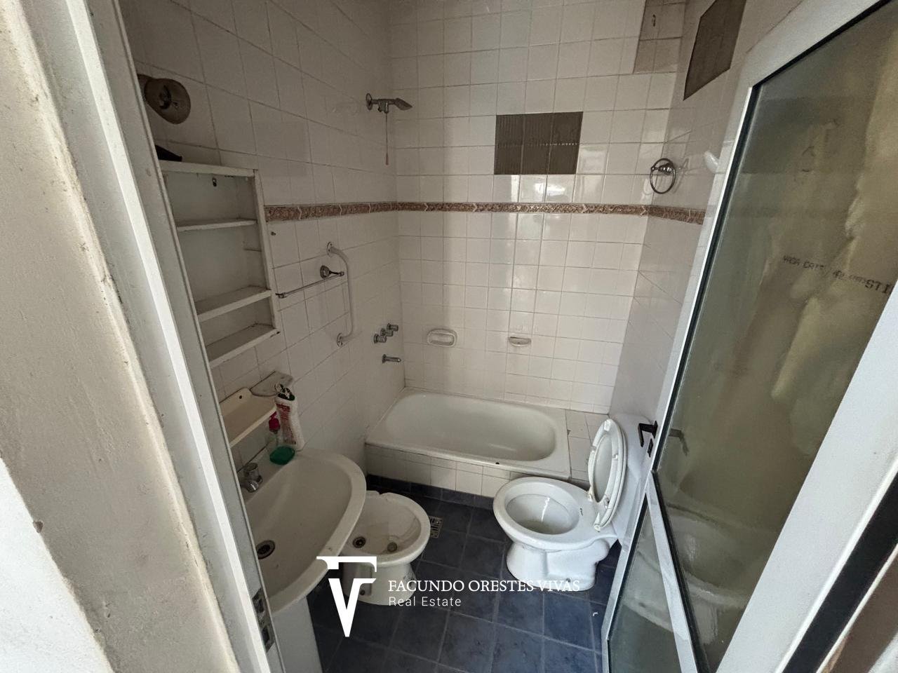 VENTA – CASA – LOTE PROPIO – TRES AMBIENTES – GARAGE/LOCAL – CIUDADELA