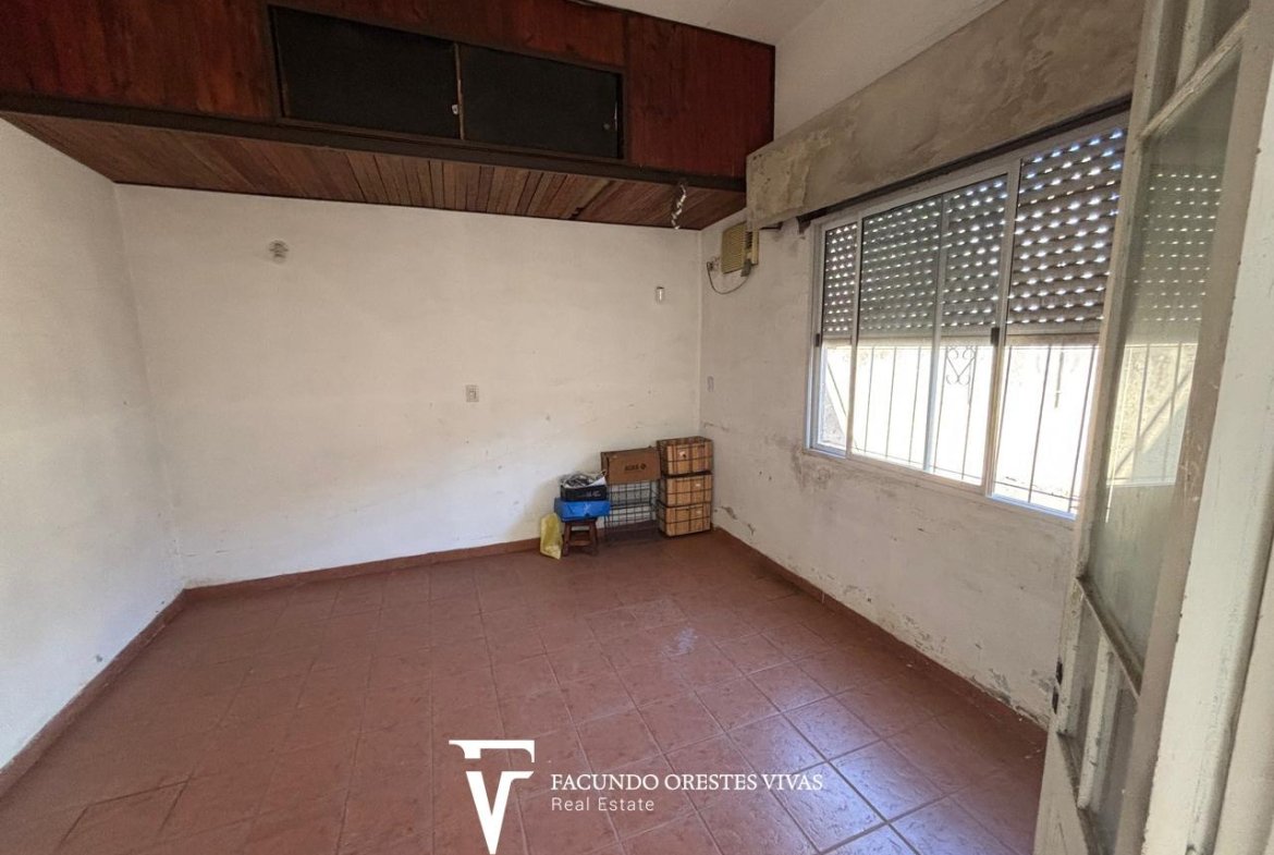 VENTA – CASA – LOTE PROPIO – TRES AMBIENTES – GARAGE/LOCAL – CIUDADELA