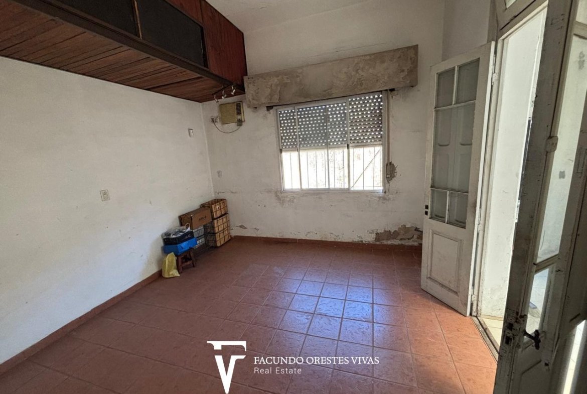 VENTA – CASA – LOTE PROPIO – TRES AMBIENTES – GARAGE/LOCAL – CIUDADELA