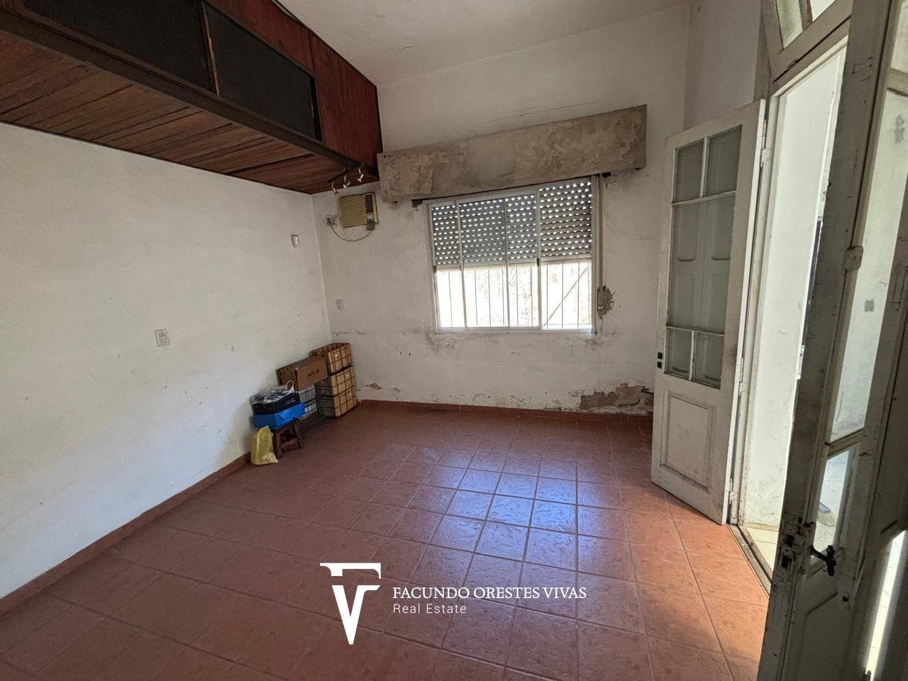 VENTA – CASA – LOTE PROPIO – TRES AMBIENTES – GARAGE/LOCAL – CIUDADELA