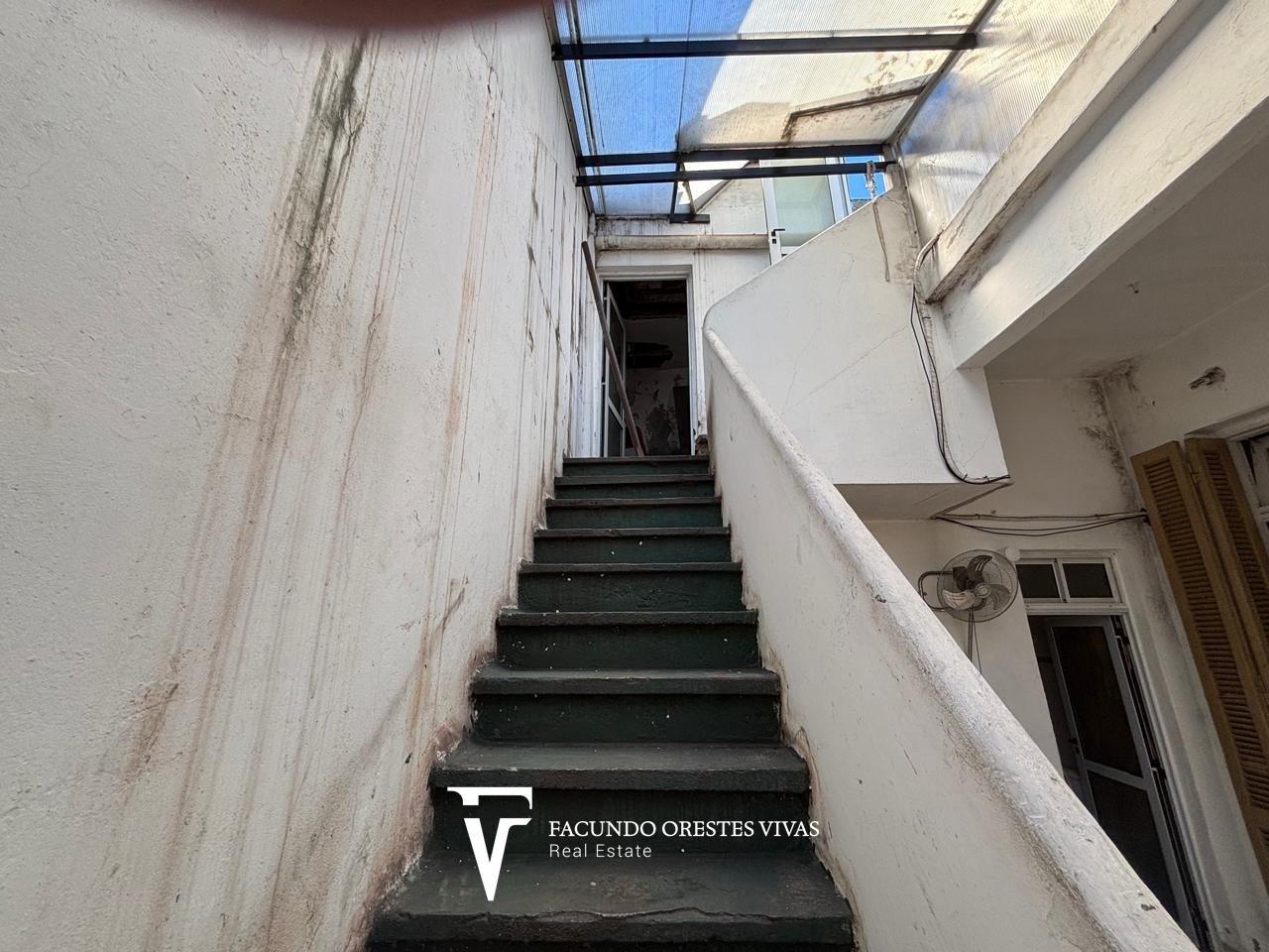 VENTA – CASA – LOTE PROPIO – TRES AMBIENTES – GARAGE/LOCAL – CIUDADELA