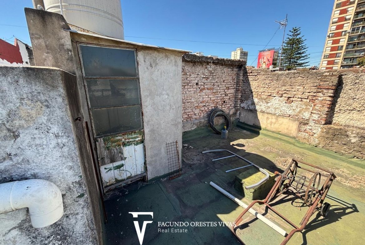 VENTA – CASA – LOTE PROPIO – TRES AMBIENTES – GARAGE/LOCAL – CIUDADELA