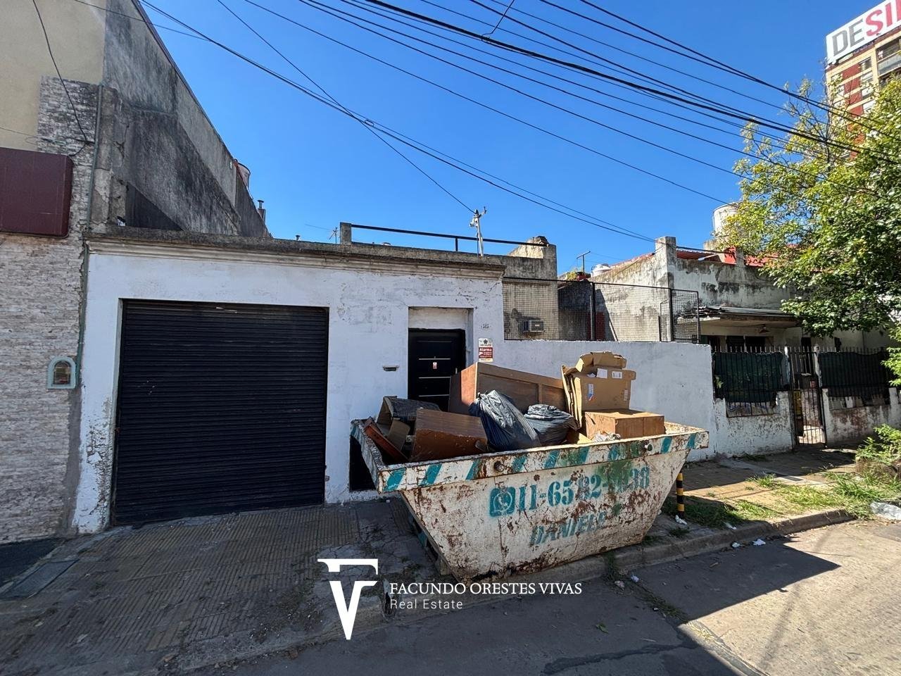 VENTA – CASA – LOTE PROPIO – TRES AMBIENTES – GARAGE/LOCAL – CIUDADELA