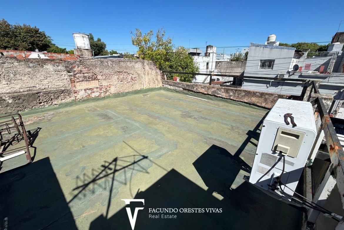 VENTA – CASA – LOTE PROPIO – TRES AMBIENTES – GARAGE/LOCAL – CIUDADELA