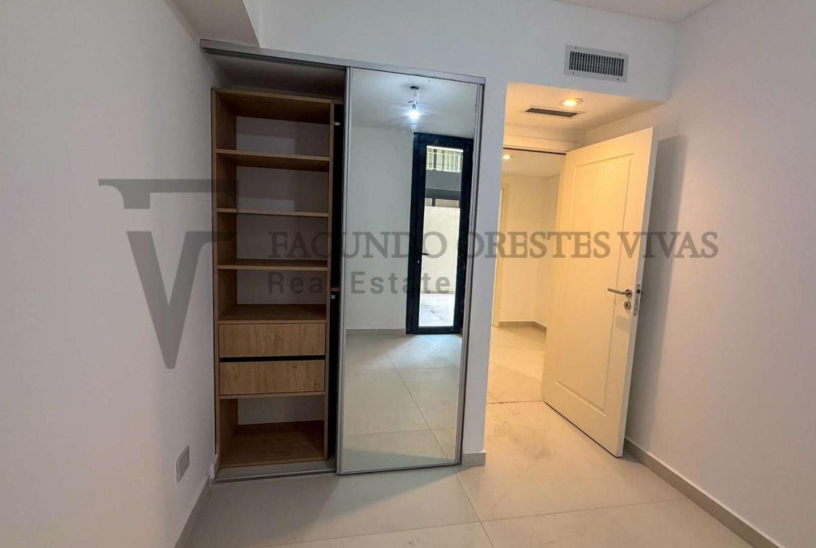 VENTA – DEPARTAMENTO – 4 AMBIENTES – BARRIO NAON – MATADEROS – PATIO