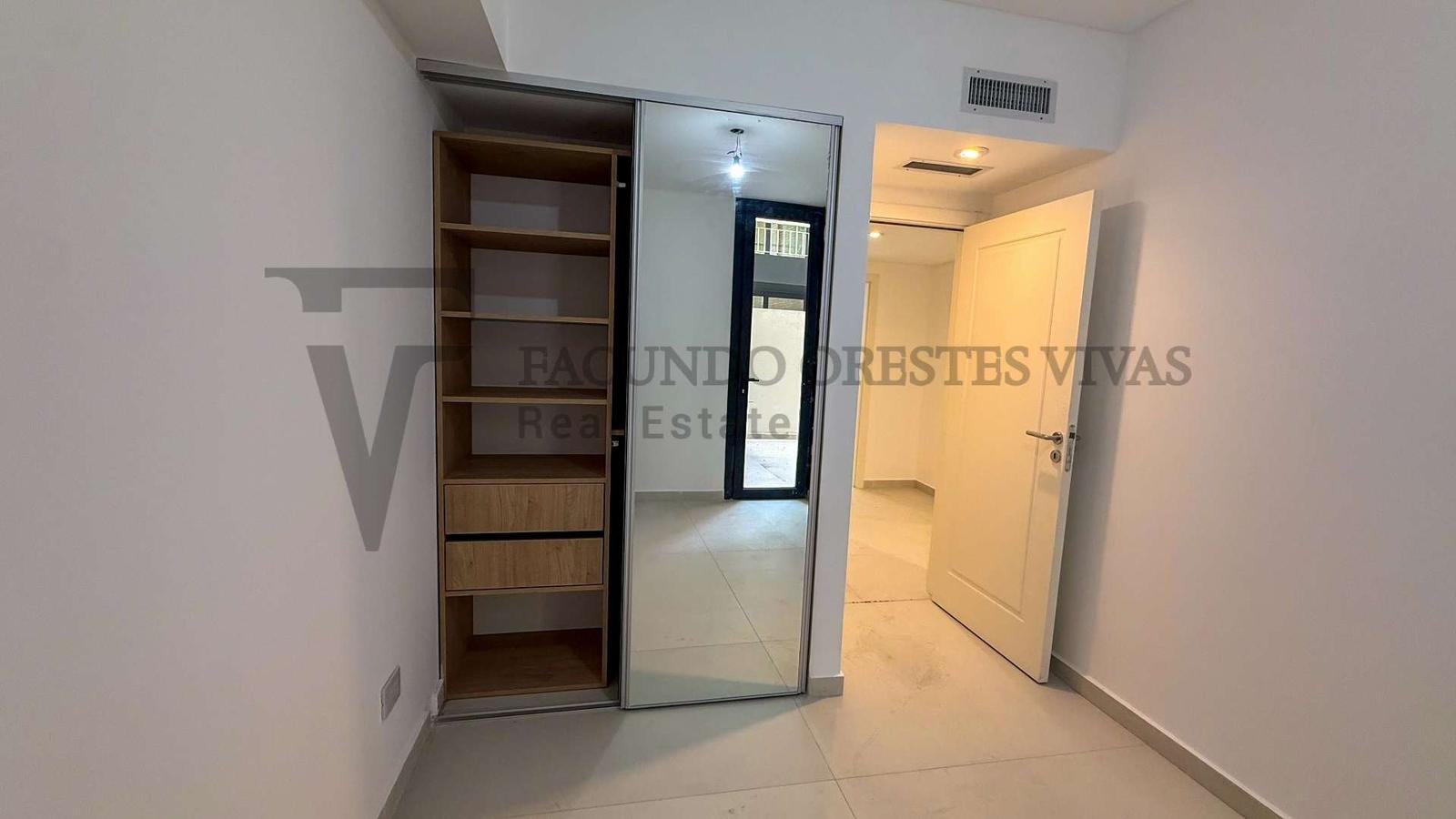 VENTA – DEPARTAMENTO – 4 AMBIENTES – BARRIO NAON – MATADEROS – PATIO