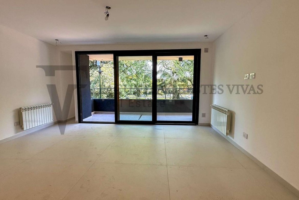 VENTA – DEPARTAMENTO – 4 AMBIENTES – BARRIO NAON – MATADEROS – PATIO