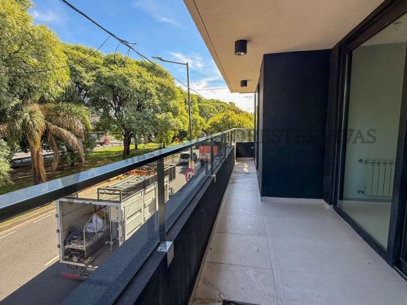 VENTA – DEPARTAMENTO – 4 AMBIENTES – BARRIO NAON – MATADEROS – PATIO