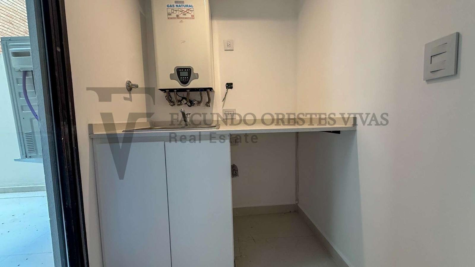 VENTA – DEPARTAMENTO – 4 AMBIENTES – BARRIO NAON – MATADEROS – PATIO