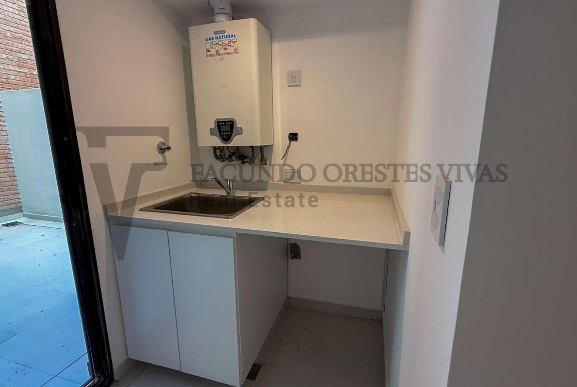 VENTA – DEPARTAMENTO – 4 AMBIENTES – BARRIO NAON – MATADEROS – PATIO