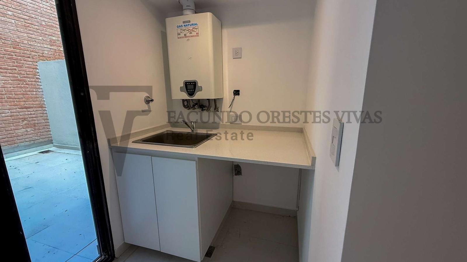 VENTA – DEPARTAMENTO – 4 AMBIENTES – BARRIO NAON – MATADEROS – PATIO