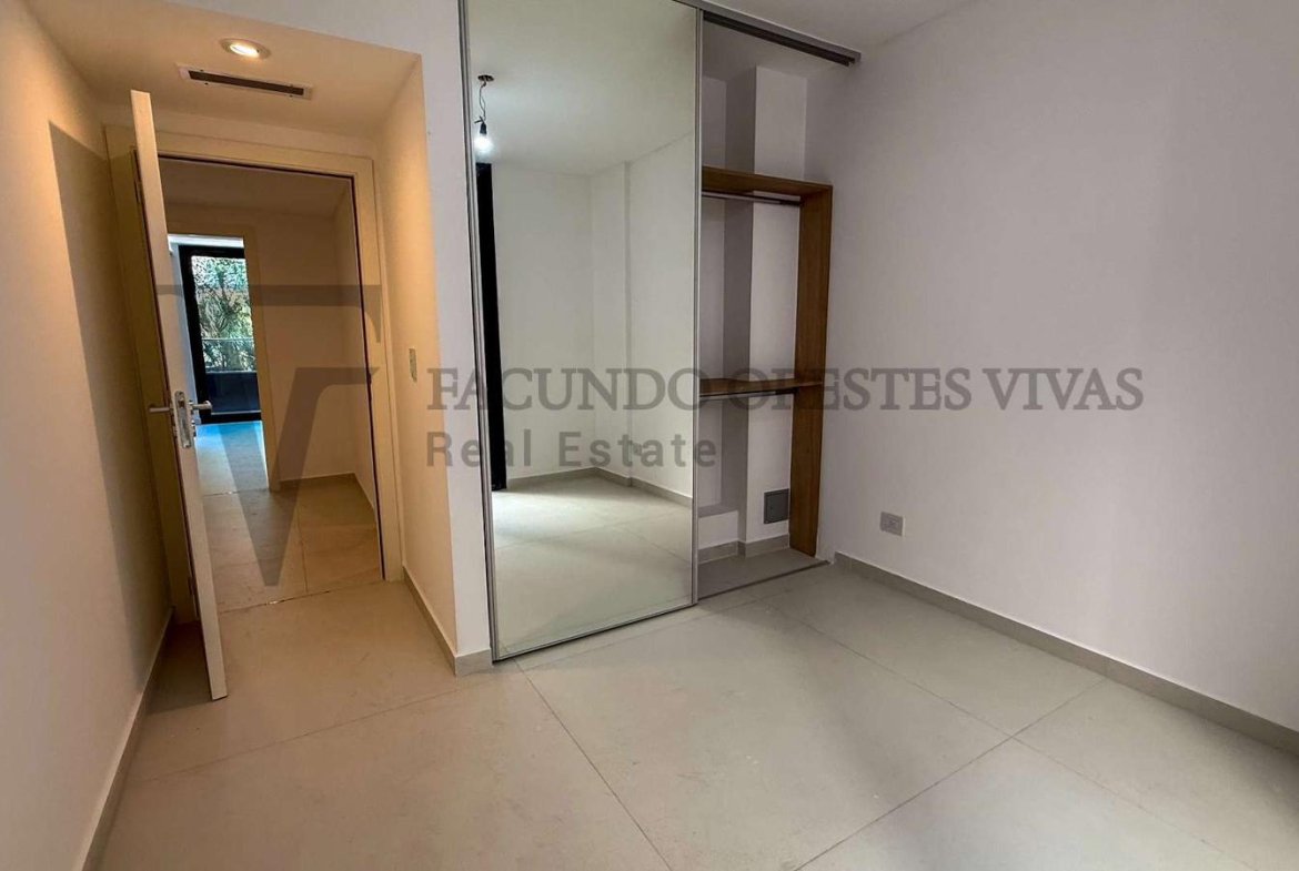 VENTA – DEPARTAMENTO – 4 AMBIENTES – BARRIO NAON – MATADEROS – PATIO