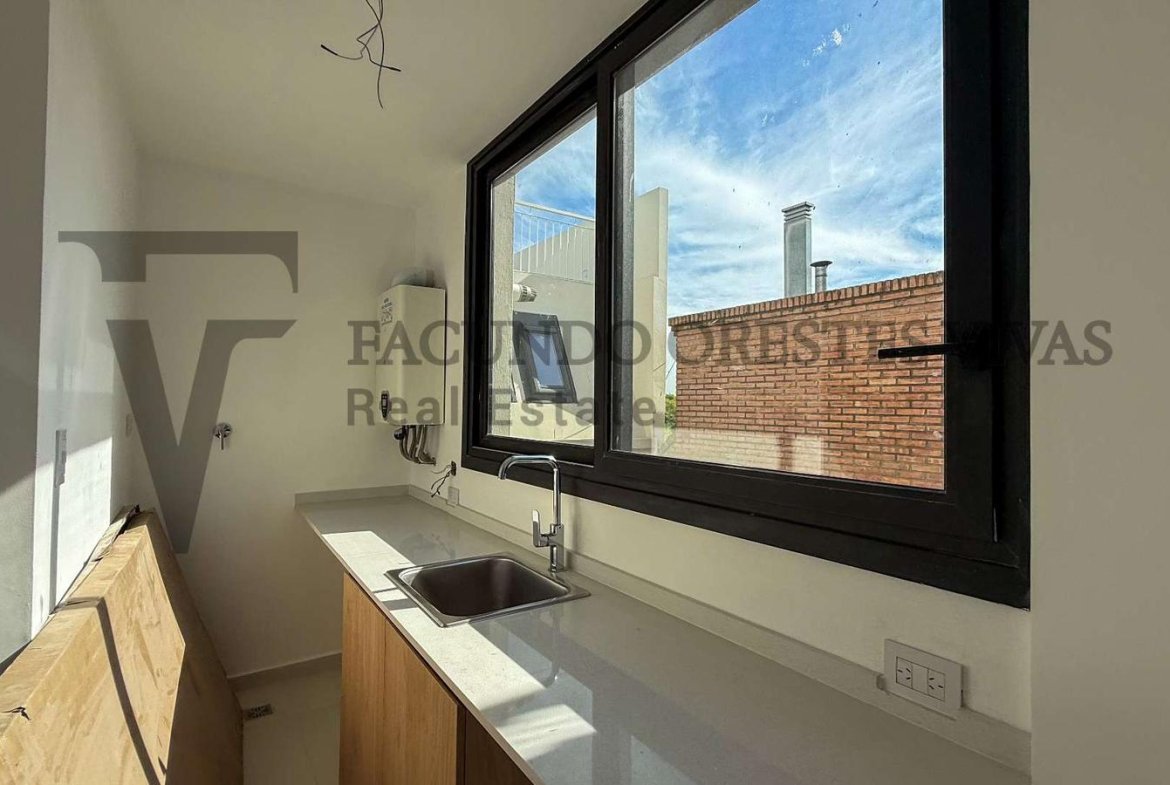 VENTA – DEPARTAMENTO – 4 AMBIENTES – BARRIO NAON – MATADEROS – BALCON