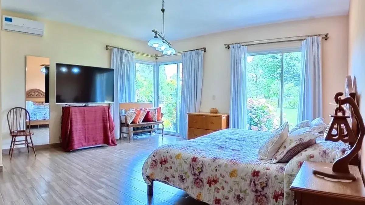 Casa en Venta Miralagos 5 ambientes