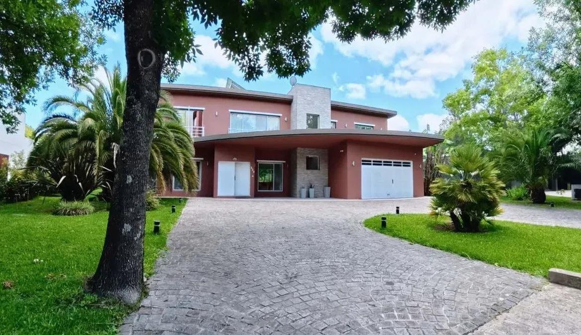 Casa en Venta Miralagos 5 ambientes
