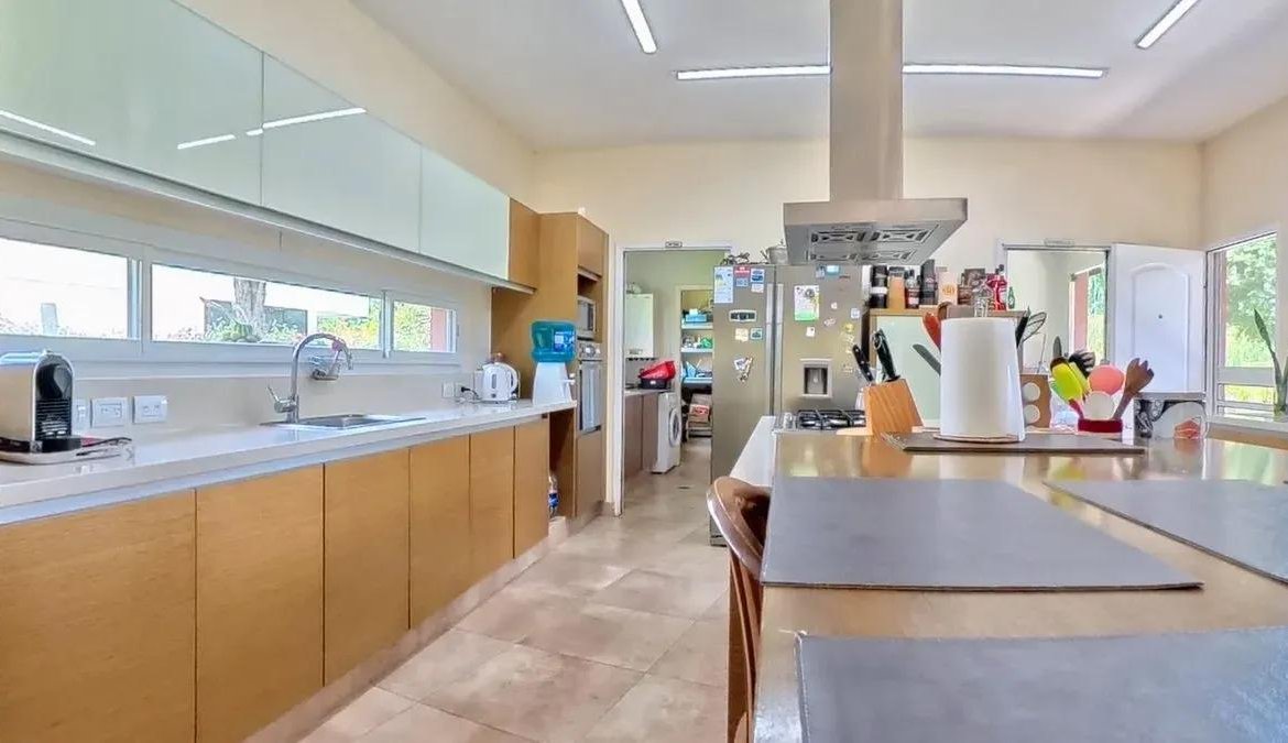 Casa en Venta Miralagos 5 ambientes