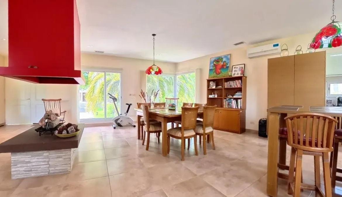 Casa en Venta Miralagos 5 ambientes