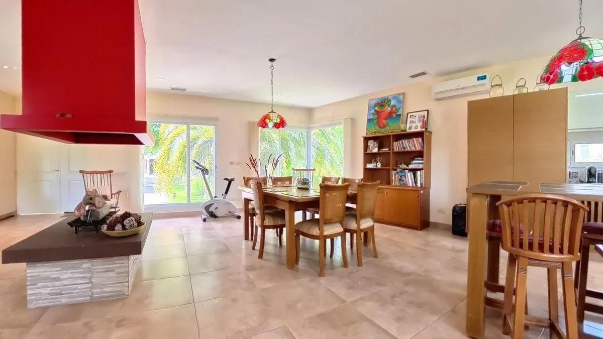 Casa en Venta Miralagos 5 ambientes