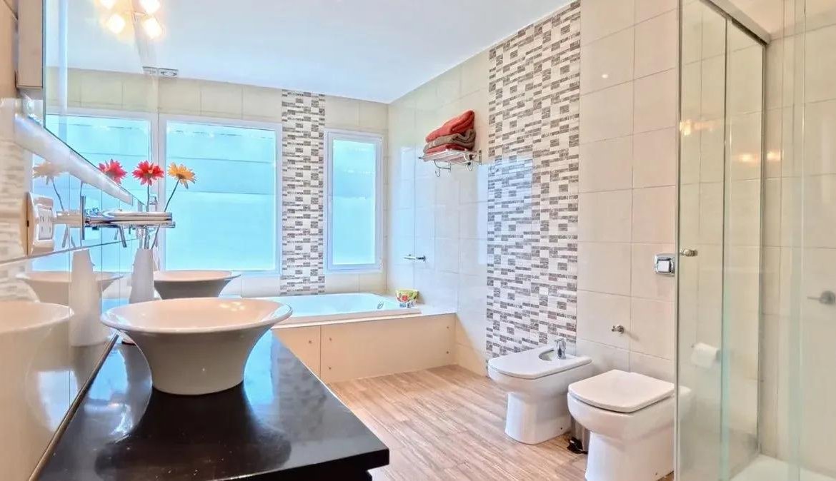 Casa en Venta Miralagos 5 ambientes