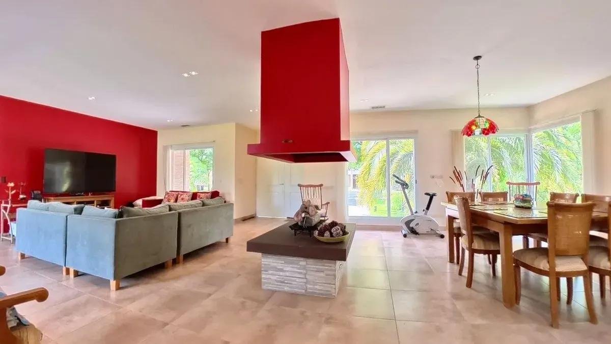 Casa en Venta Miralagos 5 ambientes