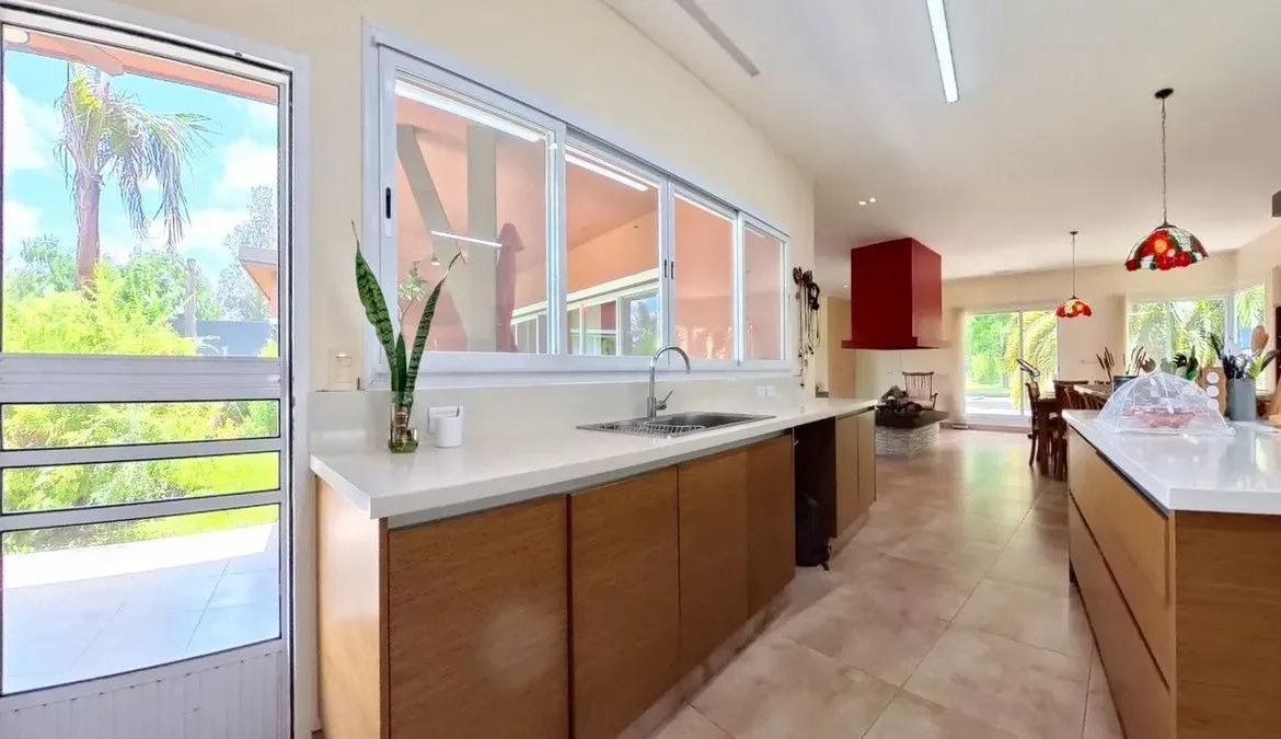 Casa en Venta Miralagos 5 ambientes