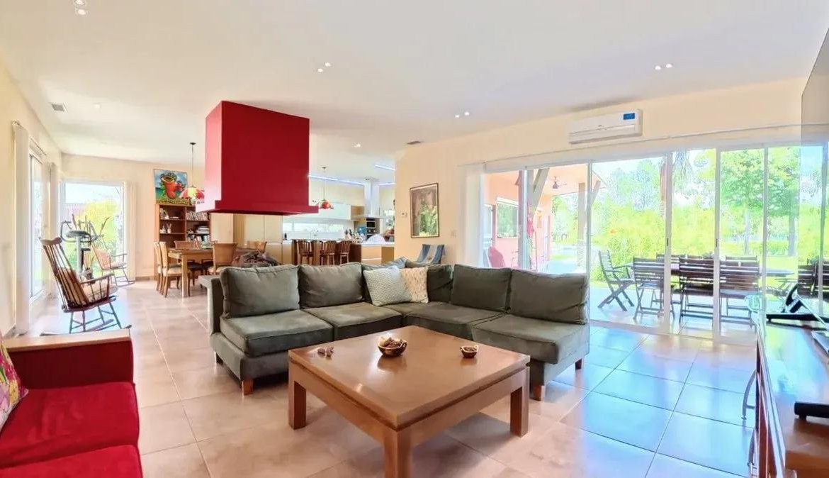 Casa en Venta Miralagos 5 ambientes