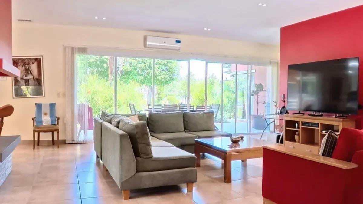 Casa en Venta Miralagos 5 ambientes