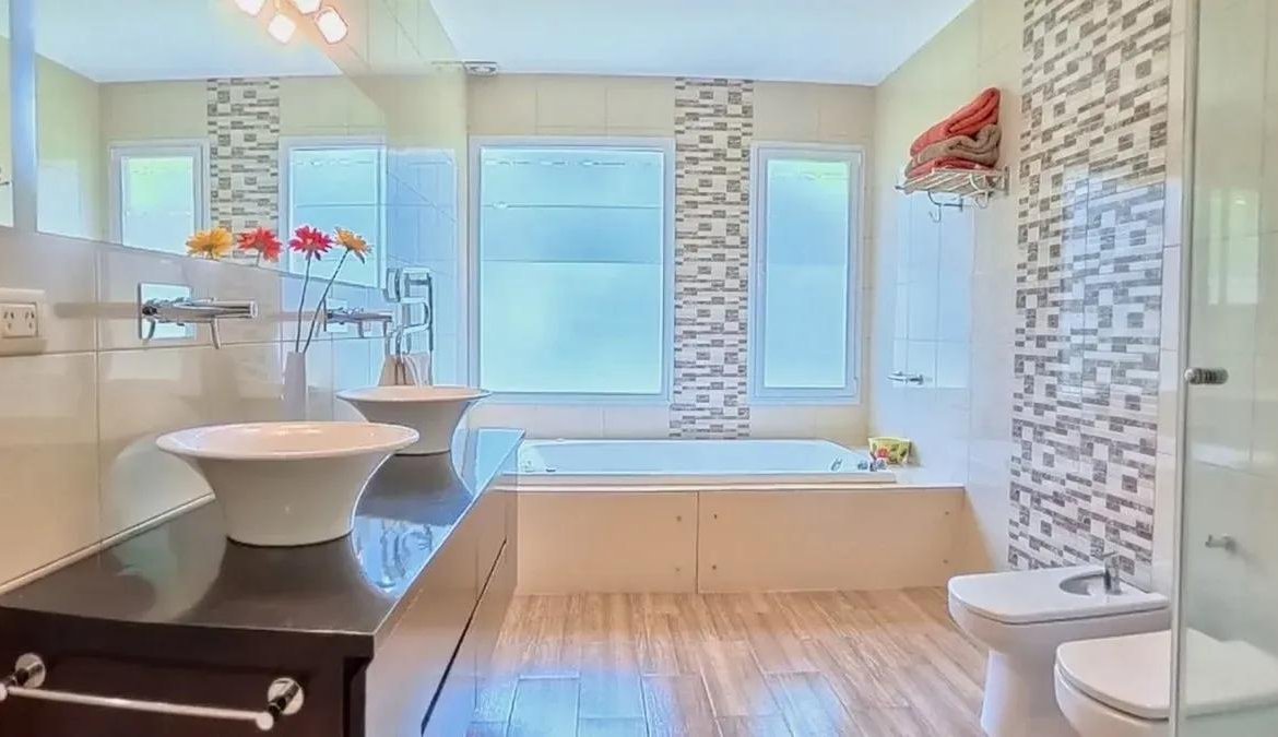 Casa en Venta Miralagos 5 ambientes