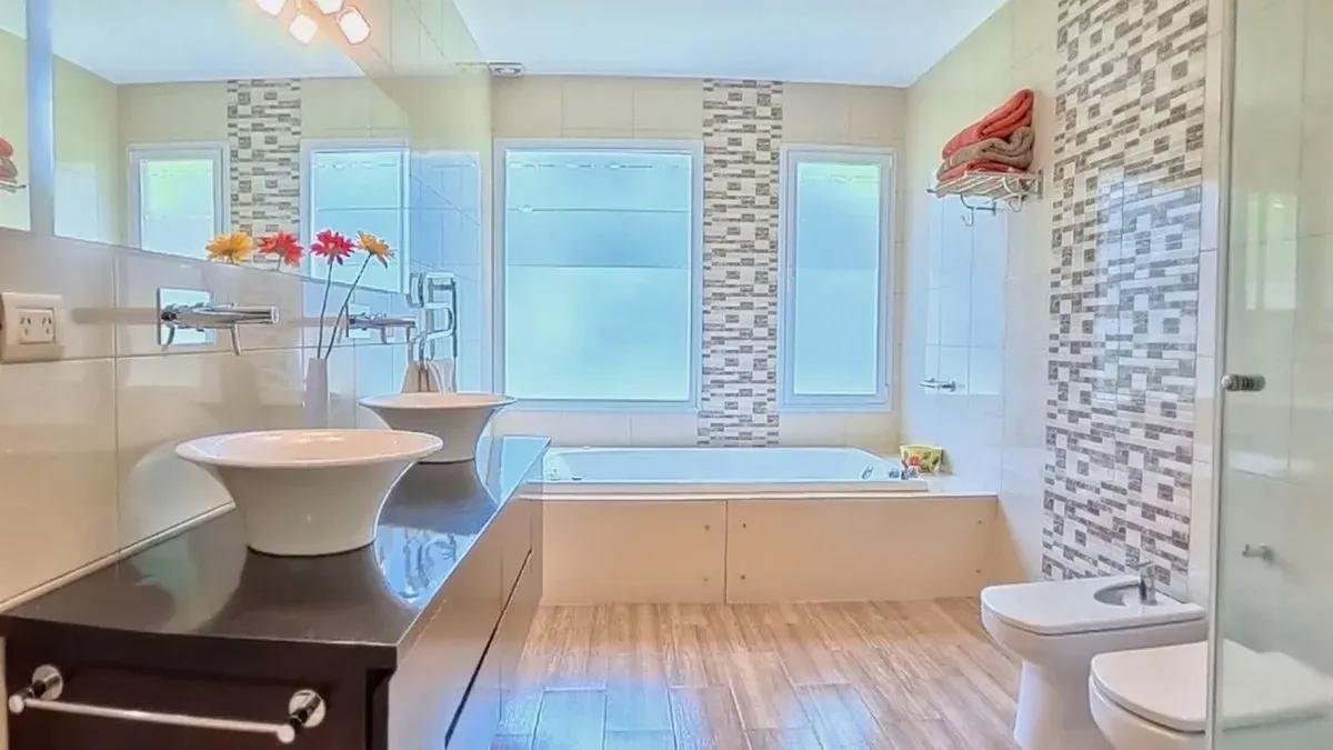 Casa en Venta Miralagos 5 ambientes