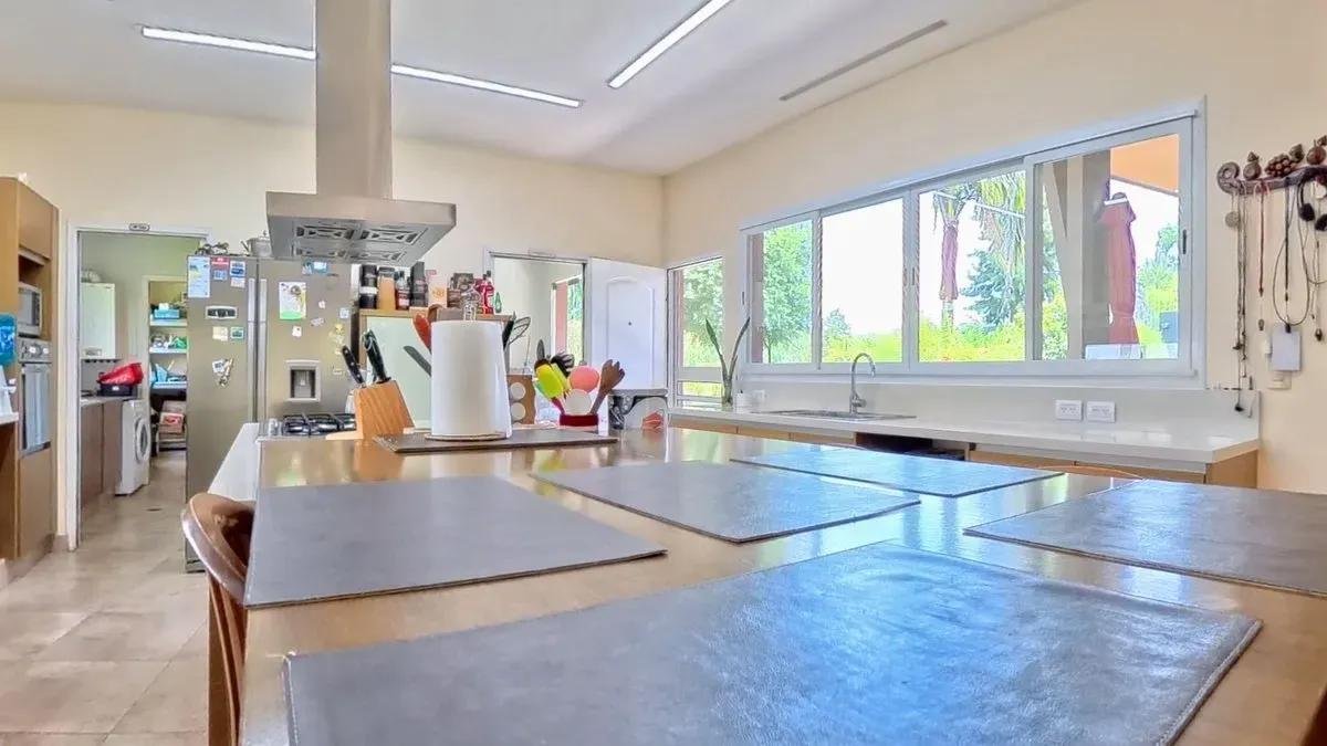 Casa en Venta Miralagos 5 ambientes