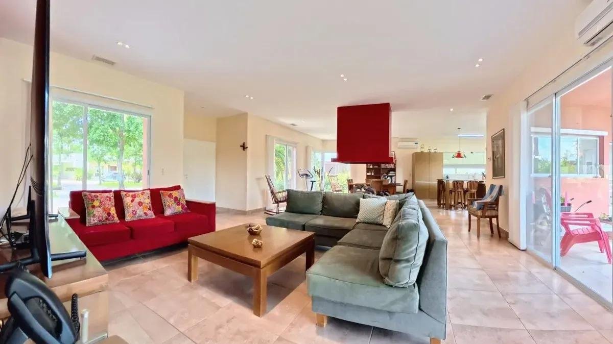 Casa en Venta Miralagos 5 ambientes