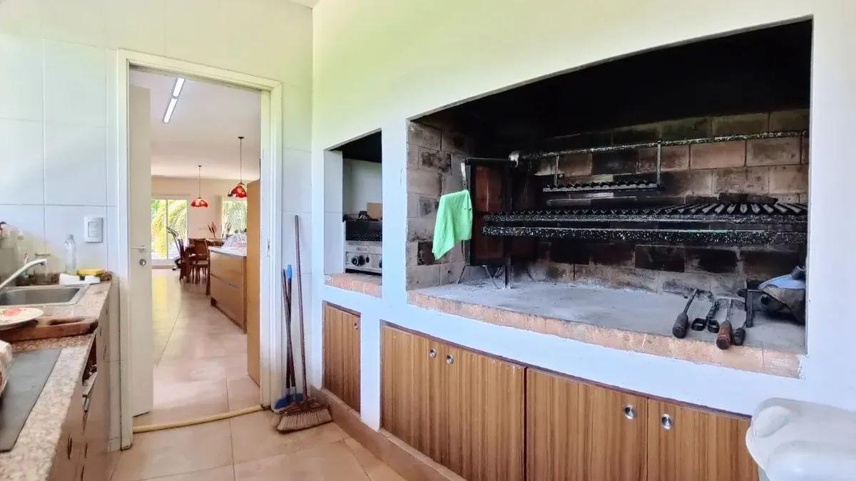 Casa en Venta Miralagos 5 ambientes